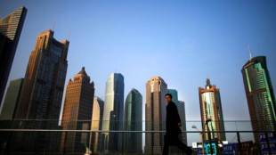 China Tower Corp, China Tower, China Tower invites banks, banks invited to pitch for role, telecom operators, Hong Kong IPO