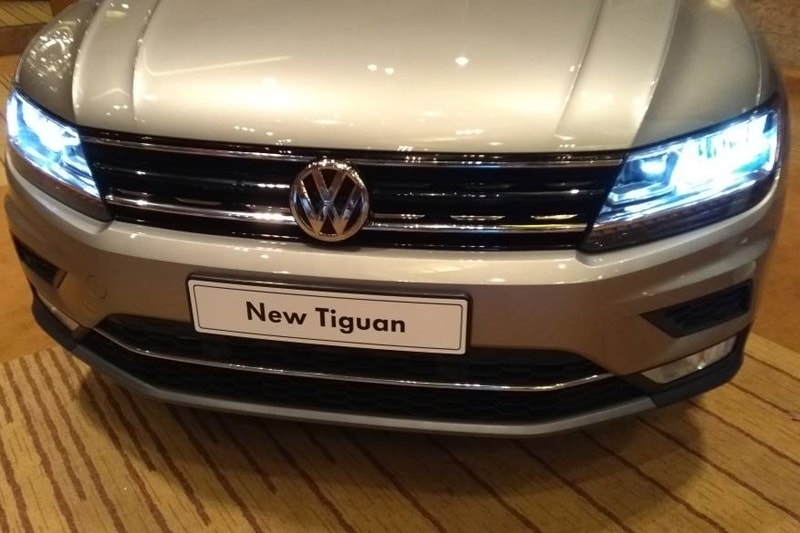 The Tiguan features a number of standard equipment which includes LED headlamps with Daytime Running Lamps, chrome moulding on the windows, turn indicators mounted on the ORVMs (Outside Rear View Mirrors), body coloured bumpers, electrically adjustable, foldable as well as heated ORVMs. The Comfortline version is offered with a 17-inch alloy wheel while the Highline trim is offered with an 18-inch unit.