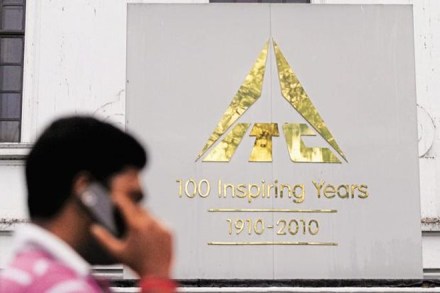 Shares of ITC rose 4.58 percent to hit a new 52-week high of Rs 313.80 on the BSE, after the diversified consumer company posted a 12.13 percent year-on-year growth in standalone net profit to Rs 2,669.47 crore for the quarter ended March 31, from Rs 2,380.68 crore, with its biggest segment, cigarettes, witnessing a strong growth in sales. Shares of ITC rose 4.58 percent to hit a new 52-week high of Rs 313.80 on the BSE, after the diversified consumer company posted a 12.13 percent year-on-year growth in standalone net profit to Rs 2,669.47 crore for the quarter ended March 31, from Rs 2,380.68 crore, with its biggest segment, cigarettes, witnessing a strong growth in sales.