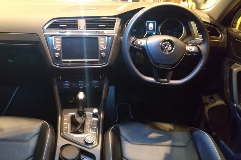 The interior of the Volkswagen Tiguan boasts of a touchscreen infotainment system which supports Android Auto and Apple CarPlay along with Bluetooth connectivity, USB, AUX and Radio playback. This is a standard fitment along with a 3-zone automatic climate control, steering mounted audio and phone controls, automatic headlamp activation, cruise control and a leather-wrapped flat-bottom steering wheel. One of the key differences between the Comfortline and the Highline is that the latter has a panoramic sunroof.