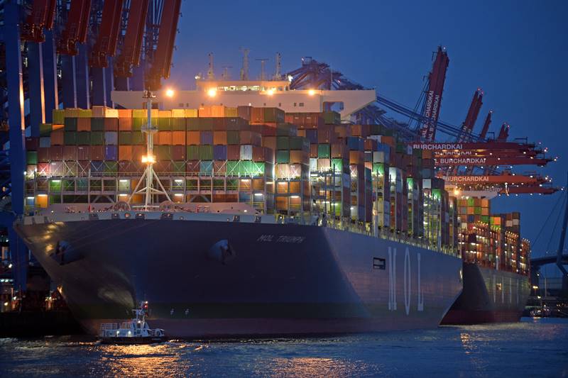 MOL Triumph, World's largest cargo ship, largest cargo ship, MOL, HHLA Container Terminal Burchardkai, Chris Lewis, cargo ship