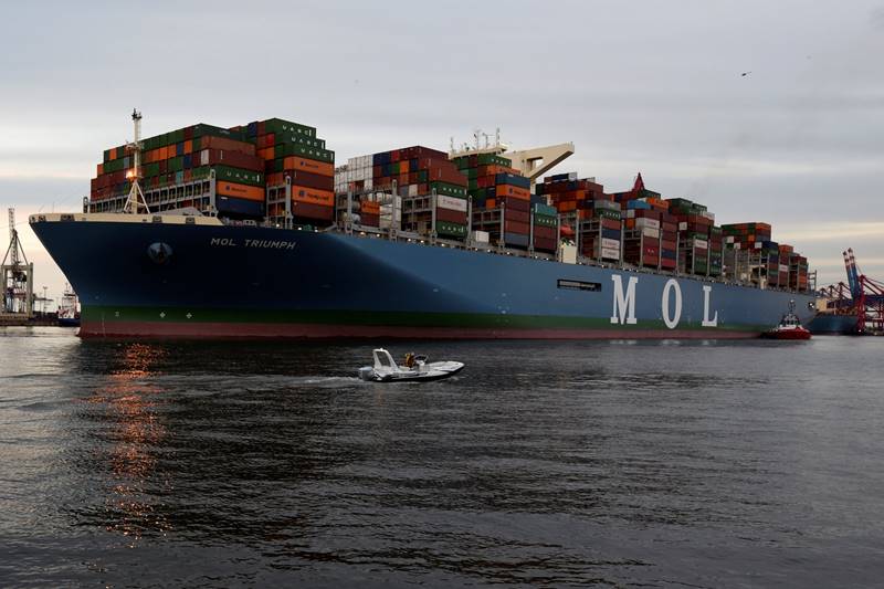MOL Triumph, World's largest cargo ship, largest cargo ship, MOL, HHLA Container Terminal Burchardkai, Chris Lewis, cargo ship
