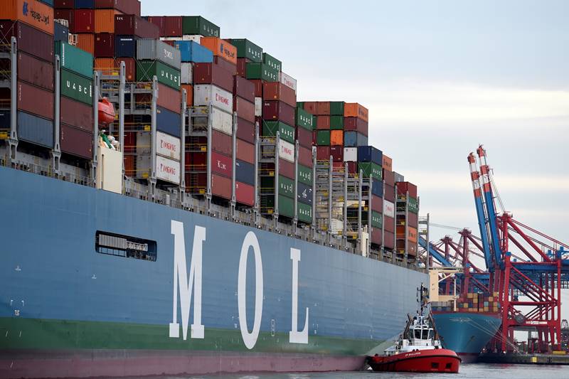 MOL Triumph, World's largest cargo ship, largest cargo ship, MOL, HHLA Container Terminal Burchardkai, Chris Lewis, cargo ship