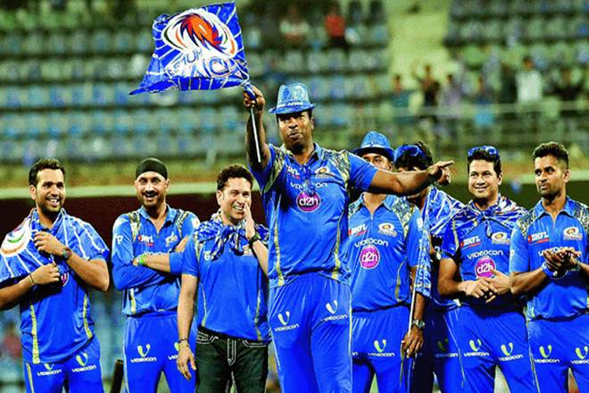 Dhoni was at his destructive best, smashing 40 off 26 balls in the death overs to propel Pune to 162 for four before young off-spinner Sundar took three important wickets that led to Mumbai falling short with 142 for nine in Qualifier 1. (PTI)