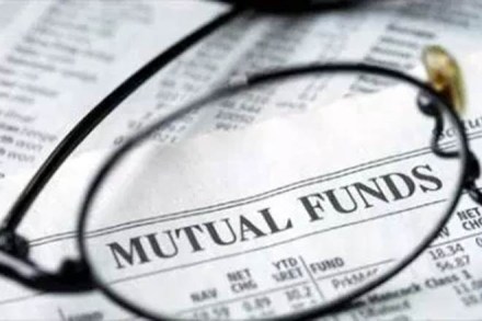 MF investments, mutual funds, risk of investors, exchange traded fund, Assess the risk, Sharpe, Treynor Ratios, Standard Deviation, IT sector