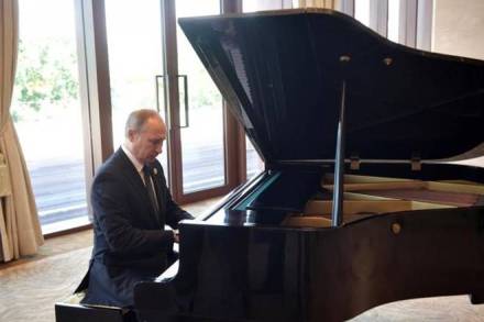 Vladimir Putin, Xi Jinping, Vladimir Putin playing piano, One Belt One Road summit, Silk Road, Vladimir Putin in China