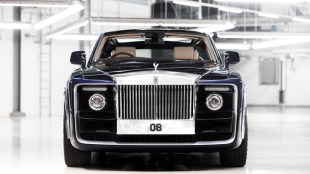 Rolls-Royces, hotel in Macau, super luxury hotel,  13 Holdings Ltd, anti-corruption crackdown, no license, hote license