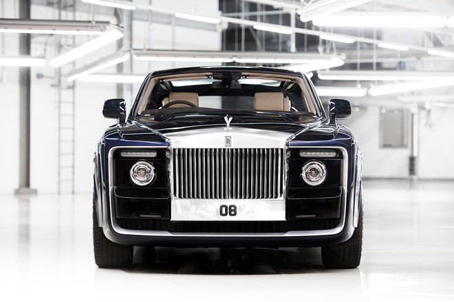 Rolls-Royces, hotel in Macau, super luxury hotel,  13 Holdings Ltd, anti-corruption crackdown, no license, hote license