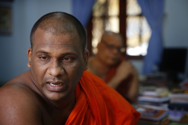 Sri Lanka, Sri Lankan monk, monks against Muslims, Galagodaatte Gnanasara, Sri Lankan President Mahinda Rajapakse Sri Lanka, Sri Lankan monk, monks against Muslims, Galagodaatte Gnanasara, Sri Lankan President Mahinda Rajapakse