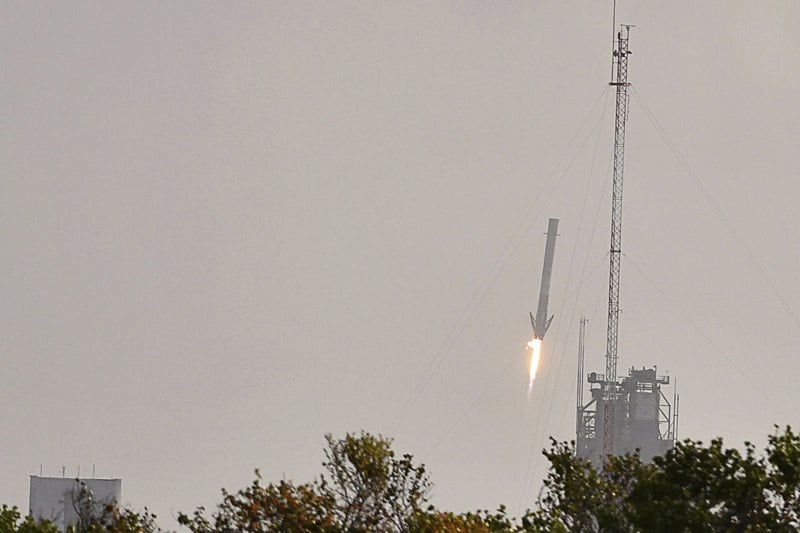 SpaceX, space x launch, space x rocket, space x flacon, unmanned rocket, unmanned flacon 9, US government, top secret rocket, spy rocket, russia, north korea, north korea row, us spy, united states, donald trump, us president donald trump