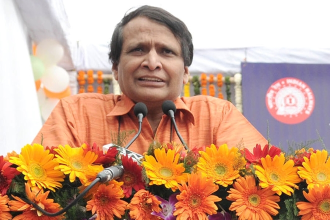 Suresh Prabhu, Humsafar Express, Ahmedabad, Chennai, Coach Guidance Board Suresh Prabhu, Humsafar Express, Ahmedabad, Chennai, Coach Guidance Board