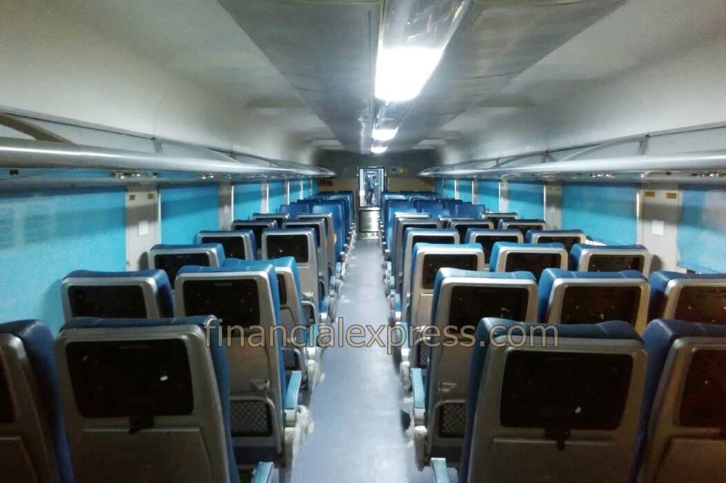 Tejas Express, Tejas Express photos, Tejas Express features
