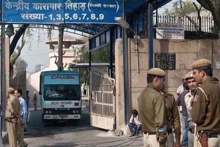 restricting lawyers, undertrial clients, Tihar Jail, Delhi High Court, Director General (Prison)