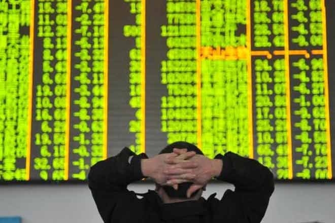 Asian stocks were mixed early on Friday and the dollar held onto overnight gains made on strong economic data, but investors were cautious due to uncertainties surrounding President Donald Trump after reports he tried to influence a federal investigation. (Reuters) Asian stocks were mixed early on Friday and the dollar held onto overnight gains made on strong economic data, but investors were cautious due to uncertainties surrounding President Donald Trump after reports he tried to influence a federal investigation. (Reuters)