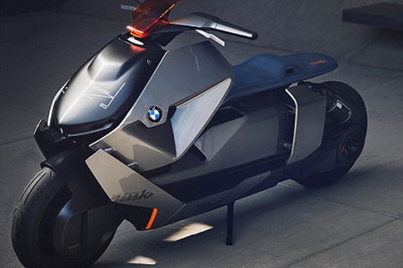 The scooter is quite a collection of intelligent technology. The seat, for example, can adjust automatically according to best suit the rider. Furthermore, it gets a touchscreen dashboard which can be connected to the rider's online calender, and hence the scooter always knows where you are headed. The system can figure out the fastest or the most scenic route for the destination, and even pick suitable music.