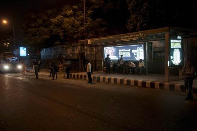 Vodafone, Delhi, free Wi-Fi, bus shelter, Feroz Shah Kotla, Wi-Fi bus shelter, Wi-Fi service, commuters, up to 20 minutes