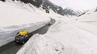 srinagar, Srinagar-Leh highway, Jammu and Kashmir,  Zojila Pass, Ladakh, Leh and Kargil districts, Sonamarg, re-opens after five months'