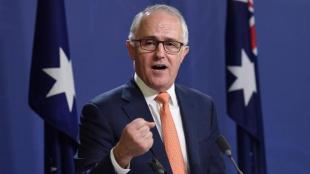 Malcolm Turnbull, Labor opposition, fails to gain post-budget poll,  bank tax