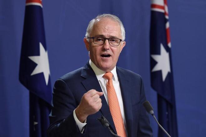 Malcolm Turnbull, Labor opposition, fails to gain post-budget poll,  bank tax