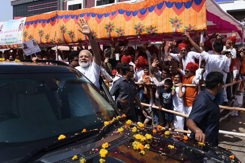 modi, narendra modi, narendra modi in kutch, kutch narendra modi, narendra modi gujarat visit, modi gujarat visit, narendra modi gujarat, kandla port, narendra modi at kandla port, narendra modi in gujarat, modi gujarat visit pictures, modi pics, modi images, narendra modi images, narendra modi pictures