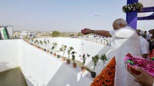 PM Narendra Modi's Gujarat visit, PM Narendra Modi, Gujarat visit, PM Modi, Modi, Kandla port, linked with Iran's Chabahar, Iran Chabahar, Iran, 993 crore, development of Kandla Port, development, foundation stone, slew of developmental projects, KPT, Gujarat, Kutch district, Bhachau, Tappar dam, river Narmada, Narmada, india, financial express