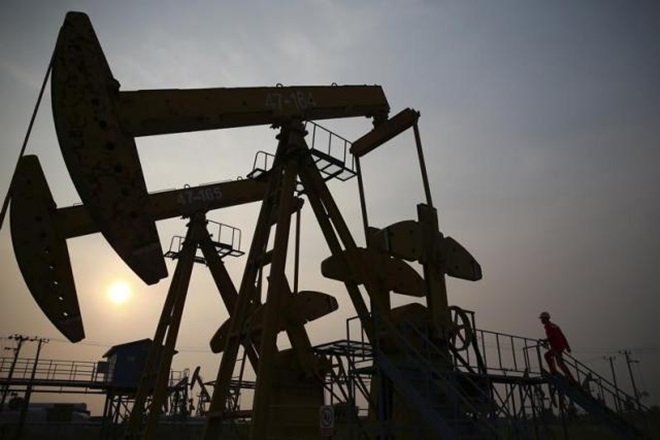 Oil rises on expectation of extended, possibly deepened output cut Oil rises on expectation of extended, possibly deepened output cut