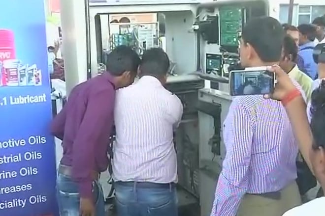 lucknow petrol pump got vanished, vanished lucknow petrol pump, petrol theft, petrol pump theft in lucknow, fuel theft in lucknow, petrol steal, petrol pump steal, petrol pumps, petrol, petrol price, petrol lucknow, petrol pump chips petrol pump lucknow, petrol pump hi tech, petrol pump electronic, petrol money, petrol theives, petrol cost, Mirzapur
