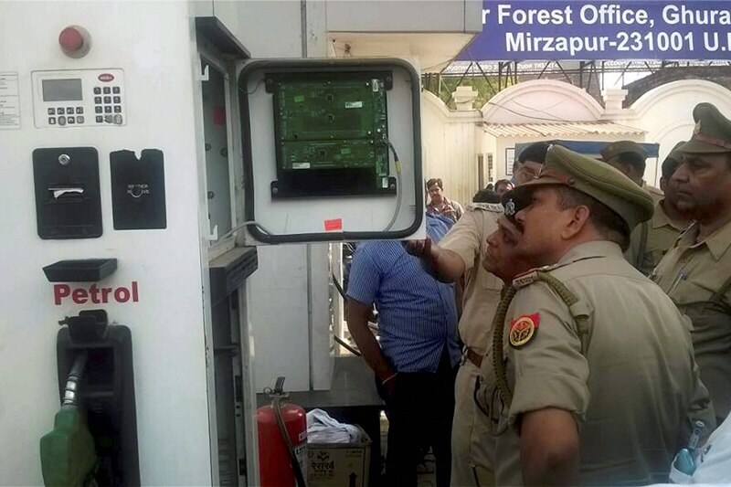 petrol theft, petrol pump theft, fuel theft, petrol steal, petrol pump steal, petrol pumps, petrol, petrol price, petrol lucknow, petrol pump chips petrol pump lucknow, petrol pump hi tech, petrol pump electronic, petrol money, petrol theives, petrol cost, Mirzapur