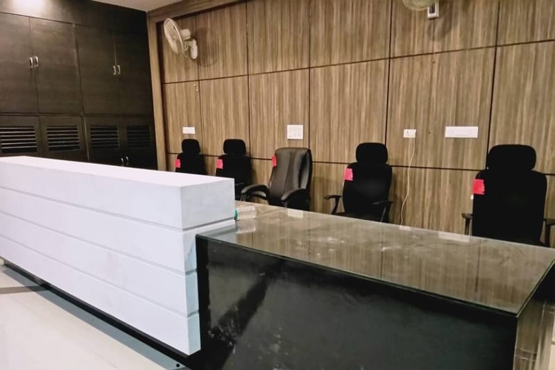 Indian Railways, Varanasi, Varanasi international tourist lounge