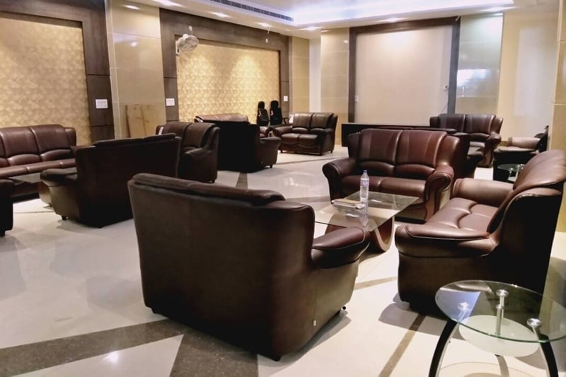 Indian Railways, Varanasi, Varanasi international tourist lounge