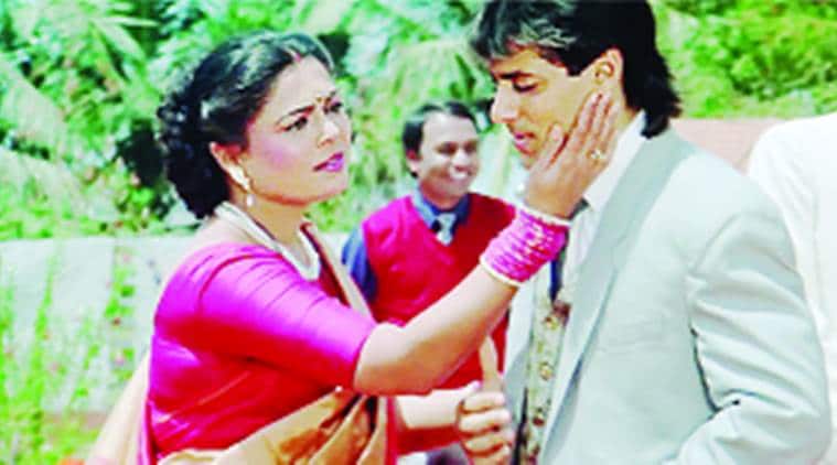 reema lagoo, reema lagoo dead, reema lagoo cardiac arrest, reema lagoo news, Shah Rukh Khan, Salman Khan, bollywood news