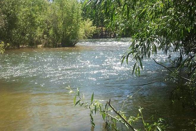 It is believed that Kuttamperoor was originally a canal on which wide-body vessels used to carry items of trade and daily requirement. (Source: Wikimedia Commons)