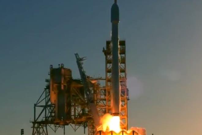 SpaceX launches Inmarsat communications satellite SpaceX launches Inmarsat communications satellite