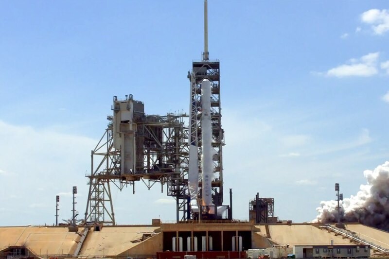 SpaceX, space x launch, space x rocket, space x flacon, unmanned rocket, unmanned flacon 9, US government, top secret rocket, spy rocket, russia, north korea, north korea row, us spy, united states, donald trump, us president donald trump
