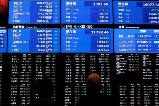 The S&P 500 and the Nasdaq reached record closing highs on Monday, powered by demand for technology stocks after the weekend's massive "ransomware" cyber attack and as rising oil prices lifted commodity-linked shares. (Reuters) The S&P 500 and the Nasdaq reached record closing highs on Monday, powered by demand for technology stocks after the weekend's massive "ransomware" cyber attack and as rising oil prices lifted commodity-linked shares. (Reuters)
