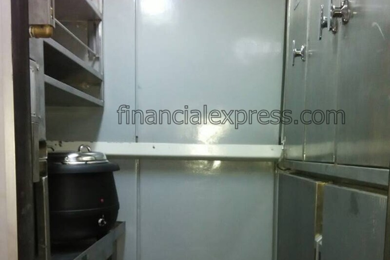 Tejas Express, Tejas Express photos, Tejas Express features