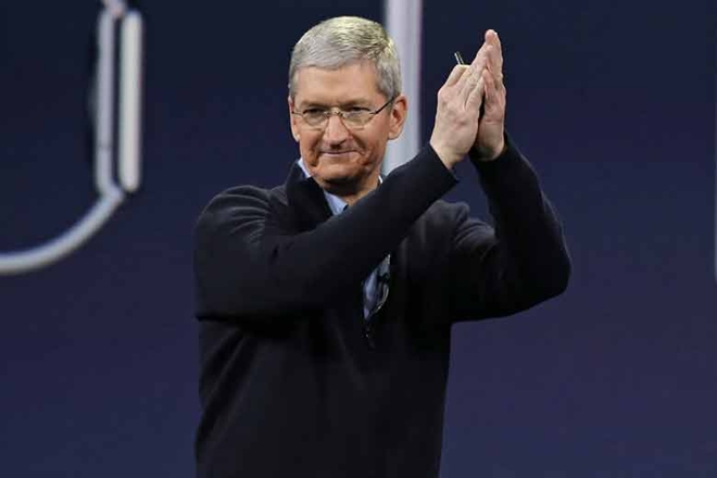 Apple CEO Tim Cook has been spotted testing a glucose monitor prototype which was connected to his Apple Watch to understand how his blood sugar is affected by food and exercise. (AP) Apple CEO Tim Cook has been spotted testing a glucose monitor prototype which was connected to his Apple Watch to understand how his blood sugar is affected by food and exercise. (AP)