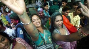 Transgender women, dancing at weddings, begging on trains, city metro system, southern India, Kochi Metro Rail, Kerala, ticketing, housekeeping, customer care