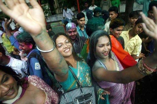 Transgender women, dancing at weddings, begging on trains, city metro system, southern India, Kochi Metro Rail, Kerala, ticketing, housekeeping, customer care Transgender women, dancing at weddings, begging on trains, city metro system, southern India, Kochi Metro Rail, Kerala, ticketing, housekeeping, customer care