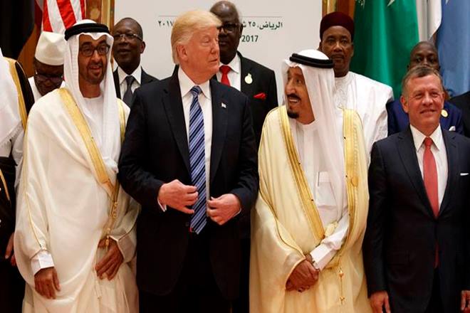 Donald Trump and King Salman bin Abdulaziz, along with other leaders such as Egyptian President Abdel Fattah al Sisi, visited the modern establishment, where dozens of experts monitor digital communications, as shown by Saudi state television. (Reuters)