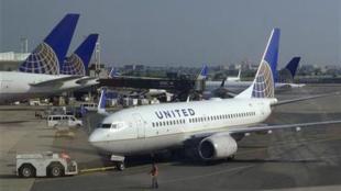 United airlines, Venezuela, isolating country,  George Bush Intercontinental Airport, daily flight service ends