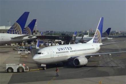 United airlines, Venezuela, isolating country,  George Bush Intercontinental Airport, daily flight service ends