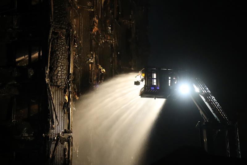 London tower fire, London fire, London massive fire, Lancaster West Estate, Metropolitan police, London blaze, London high-rise, London, Firefighters battling, massive blaze, massive blaze in high-rise, Grenfell Tower, Amazing Spaces