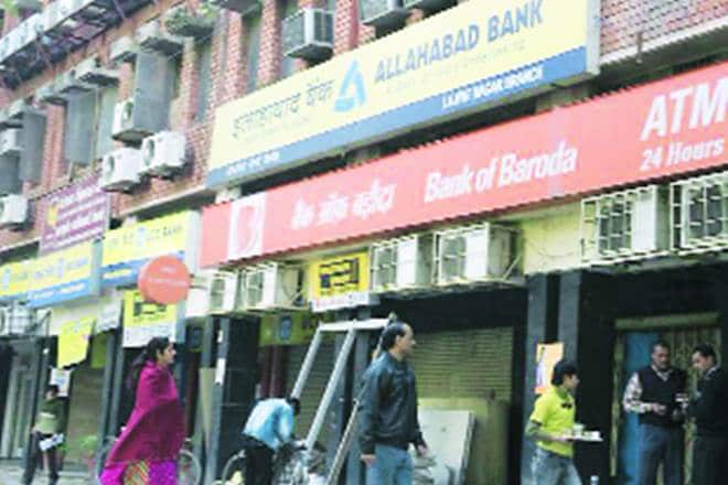 PSBs, foreign banks, currency swaps, UCO Bank, Allahabad Bank, Punjab National Bank, Union Bank, foreign currency deposits, London Interbank Offered Rate, MIBOR
