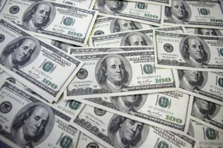 Dollar racks up worst quarter in seven years Dollar racks up worst quarter in seven years