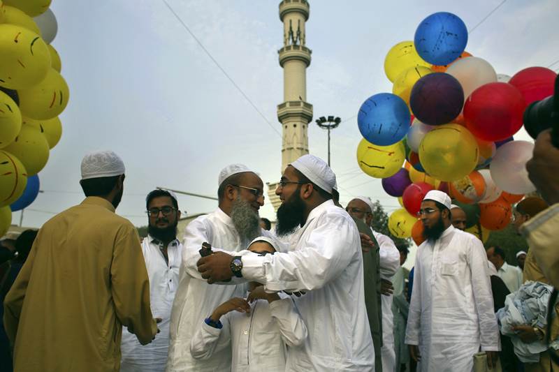 eid, eid 2017, eid celebrations, eid mubarak, mumbai, india, eid egypt, eid israel, eid celebration india, eid images, eid photographs, ramzan 2017, eid 2017 india, india celebrates eid, ramzan, eid mubarak, eid 2017, financial express news, india news, latest news