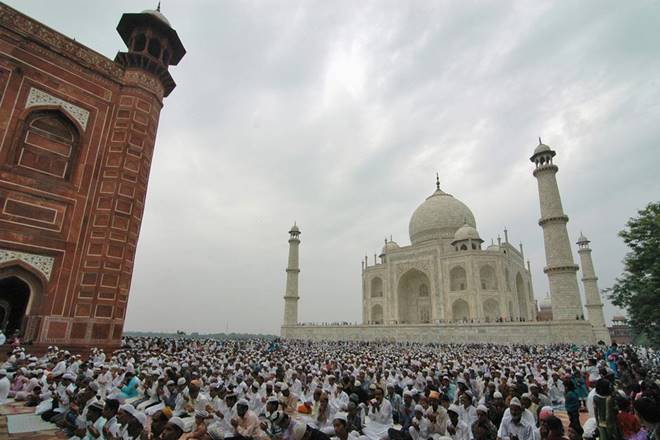When is Eid 2017 in India, When is Eid in India, Eid in India, Eid al-Fitr in India, Date of Eid al-Fitr, Timing of Eid al-Fitr, Importance of Eid al-Fitr, Ramzan, roza, fast, Muslims keep fast, Muslims keep roza, Eid al-Fitr