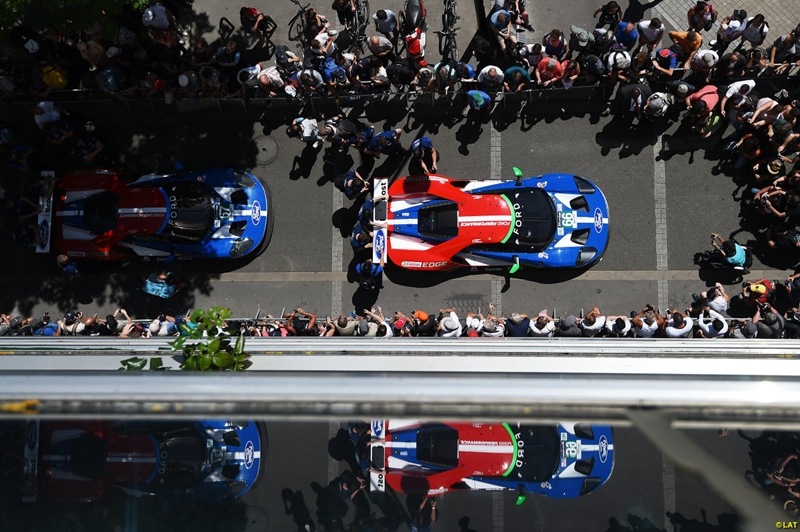 An ariel view of the Ford GTE in the pen, and what a view it is.