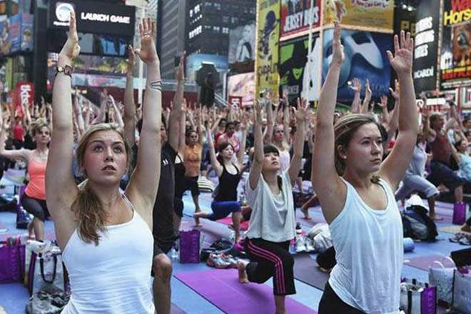 Shiv Sena, Kashmir, Amit Shah, Shiv Sena slams Amit Shah, BJP, BJP may win polls, save Kashmir, polls in Maharashtra, mid-term poll results, violence-hit Darjeeling