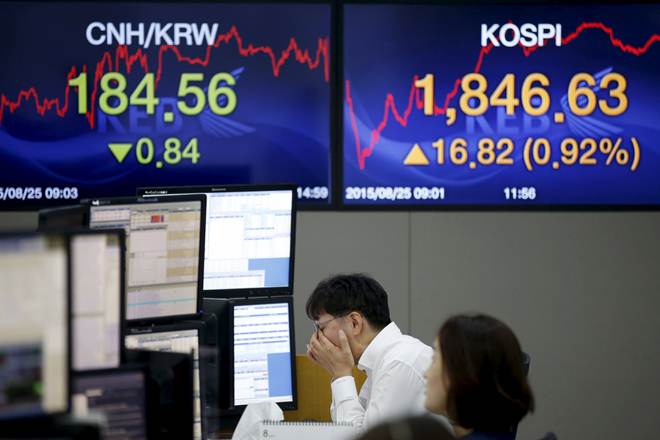 South Korean, South Korea, South Korea won, stocks dip, strong exports, curb losses, Korea Composite Stock Price Index, double-digit pace, strong world demand, trade-reliant economy